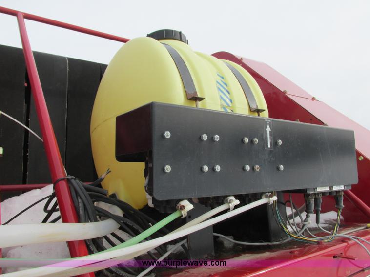 image for item G8857 2009 New Holland BR7070 baler