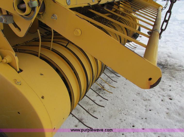 image for item G8857 2009 New Holland BR7070 baler