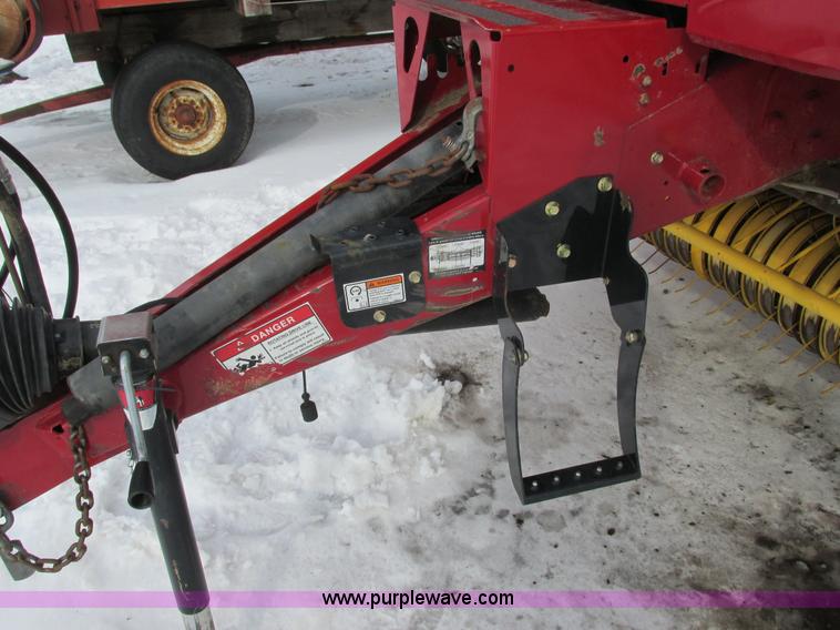 image for item G8857 2009 New Holland BR7070 baler