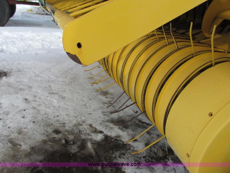 image for item G8857 2009 New Holland BR7070 baler
