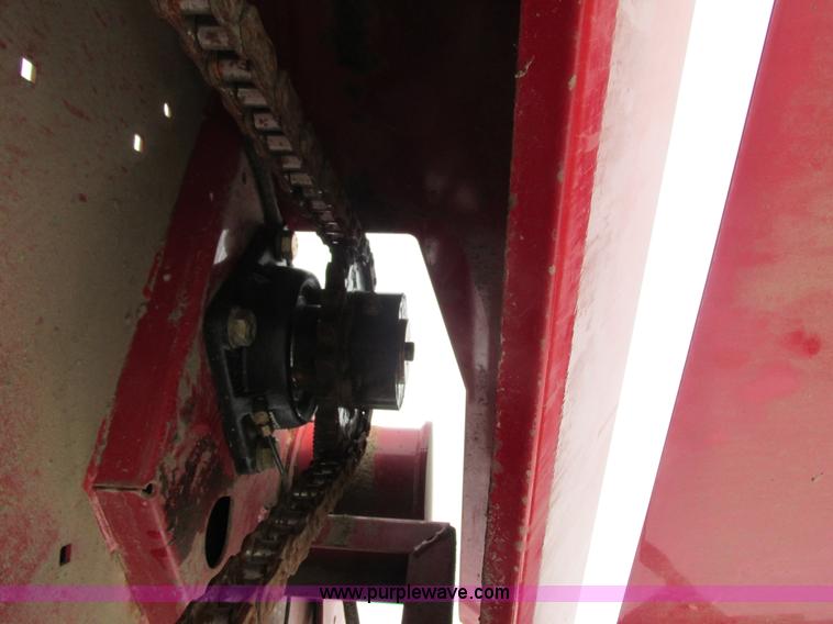 image for item G8857 2009 New Holland BR7070 baler