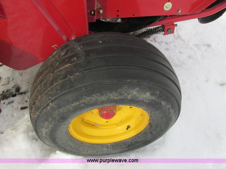 image for item G8857 2009 New Holland BR7070 baler