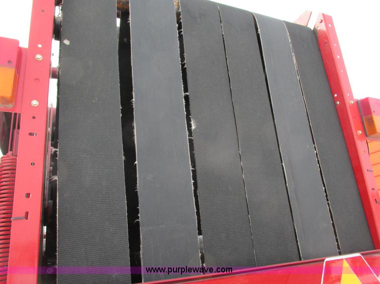 image for item G8857 2009 New Holland BR7070 baler