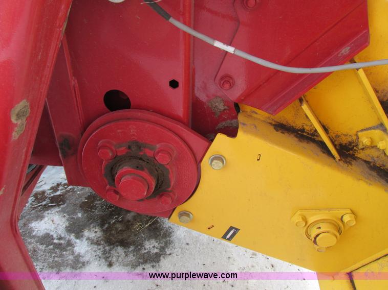 image for item G8857 2009 New Holland BR7070 baler