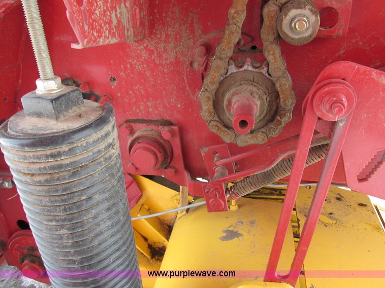 image for item G8857 2009 New Holland BR7070 baler