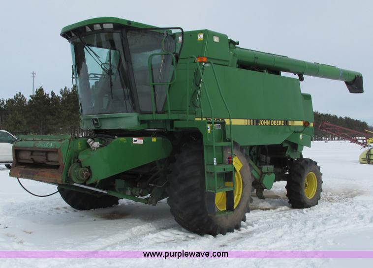 image for item G8863 1993 John Deere 9600 combine