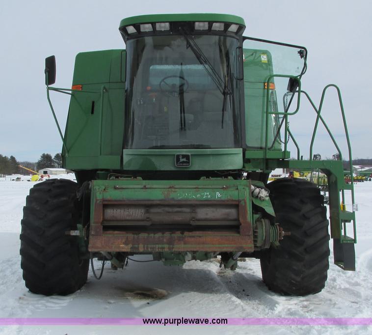 image for item G8863 1993 John Deere 9600 combine