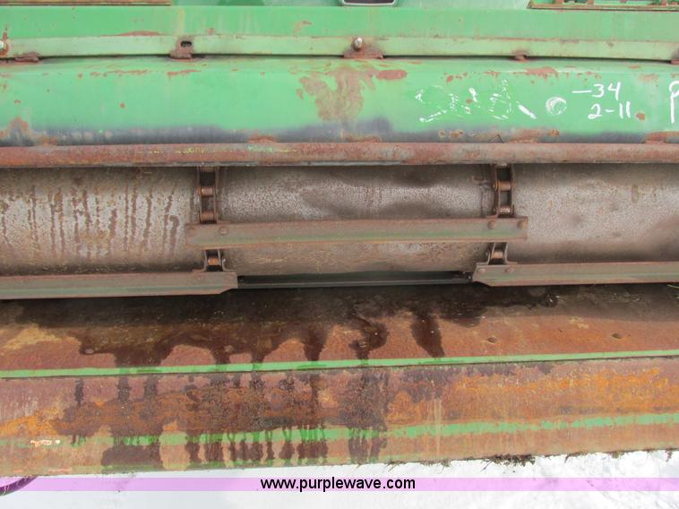 image for item G8863 1993 John Deere 9600 combine