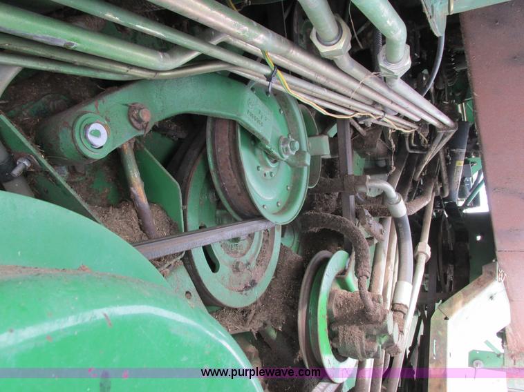 image for item G8863 1993 John Deere 9600 combine