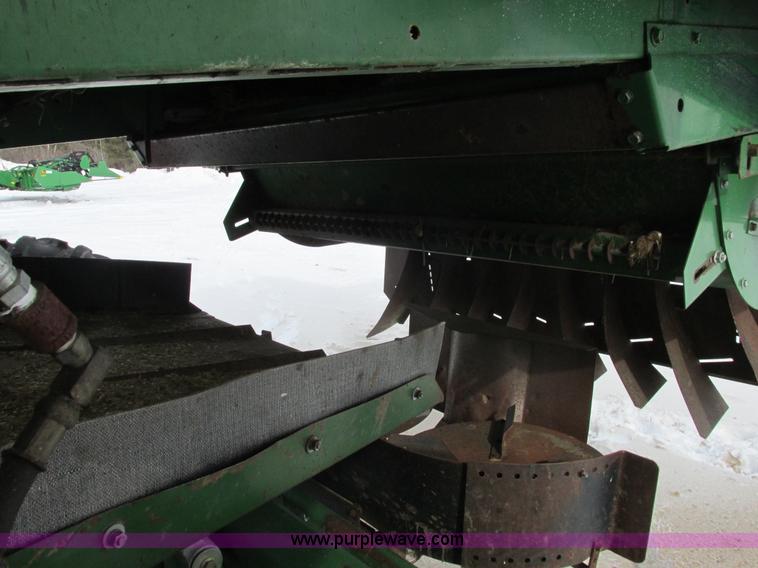 image for item G8863 1993 John Deere 9600 combine