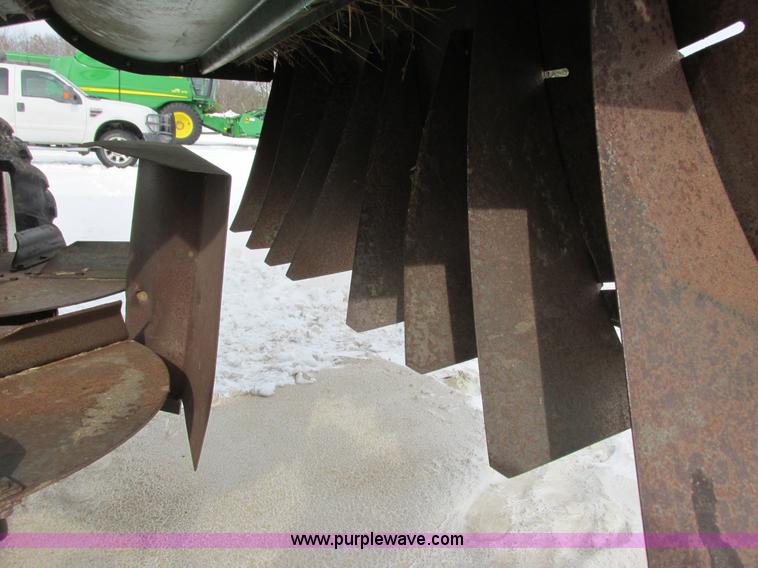 image for item G8863 1993 John Deere 9600 combine