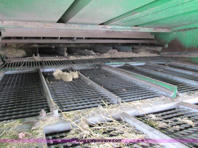 image for item G8863 1993 John Deere 9600 combine