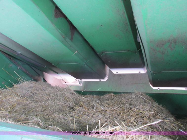 image for item G8863 1993 John Deere 9600 combine