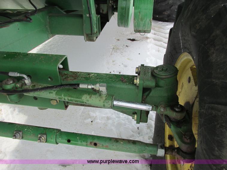 image for item G8863 1993 John Deere 9600 combine