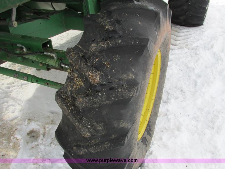image for item G8863 1993 John Deere 9600 combine