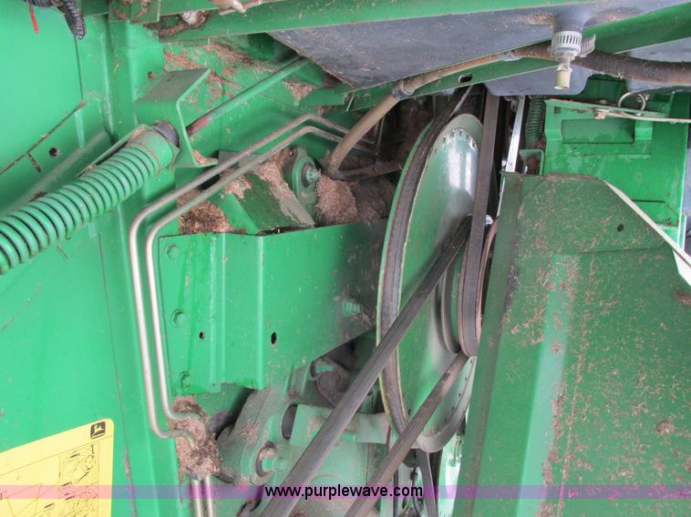 image for item G8863 1993 John Deere 9600 combine