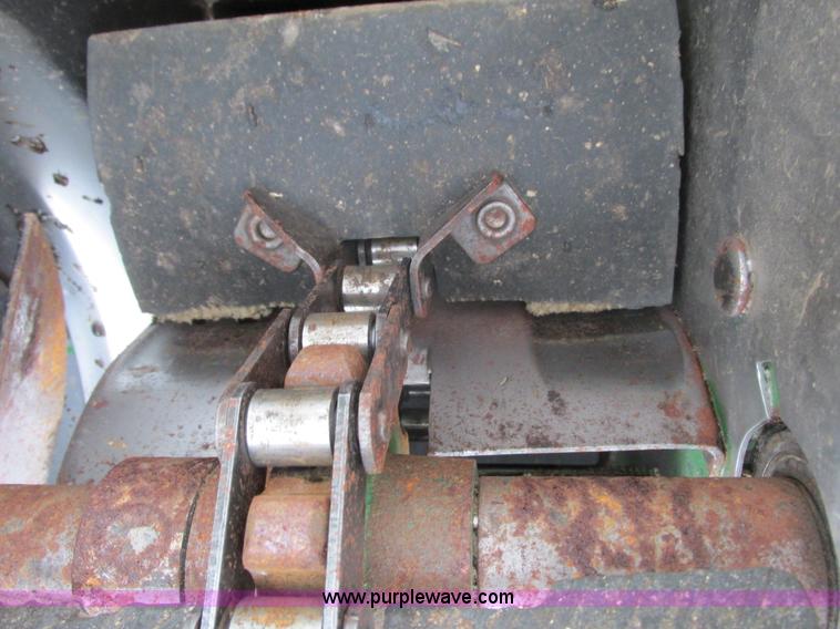 image for item G8863 1993 John Deere 9600 combine