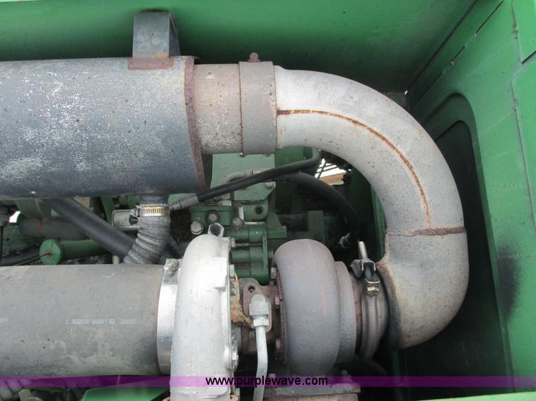 image for item G8863 1993 John Deere 9600 combine