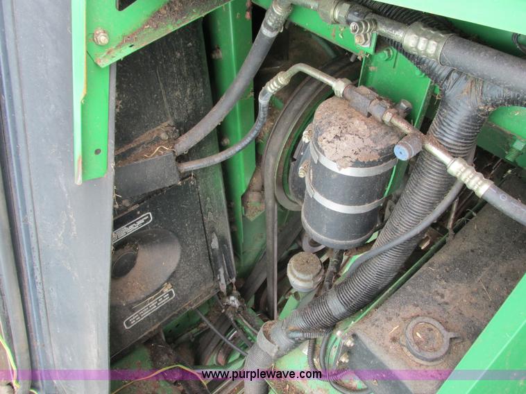 image for item G8863 1993 John Deere 9600 combine