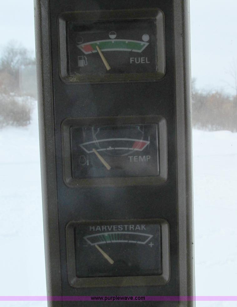 image for item G8863 1993 John Deere 9600 combine