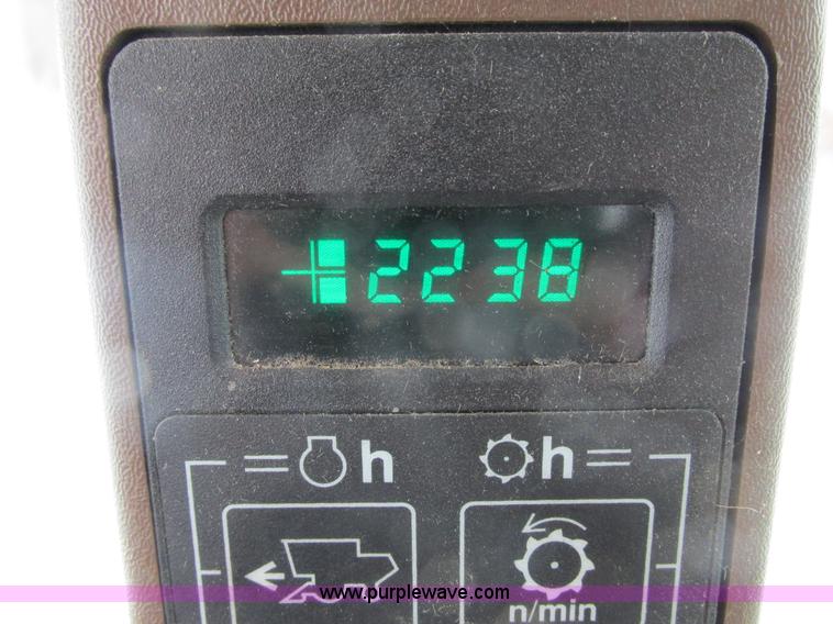 image for item G8863 1993 John Deere 9600 combine