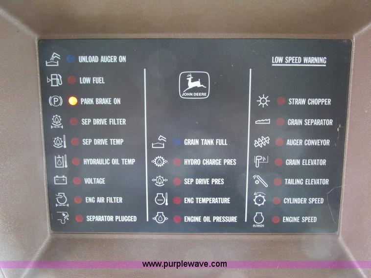 image for item G8863 1993 John Deere 9600 combine