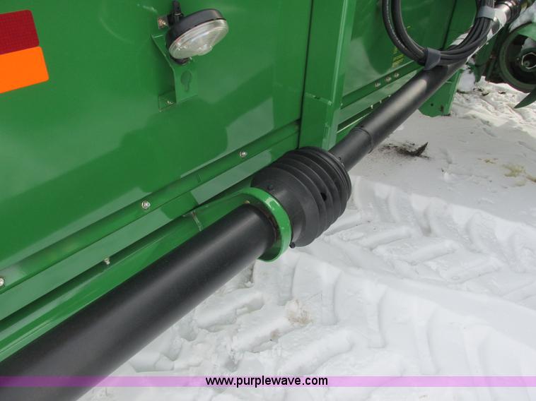 image for item G8864 2010 John Deere 635F flex head