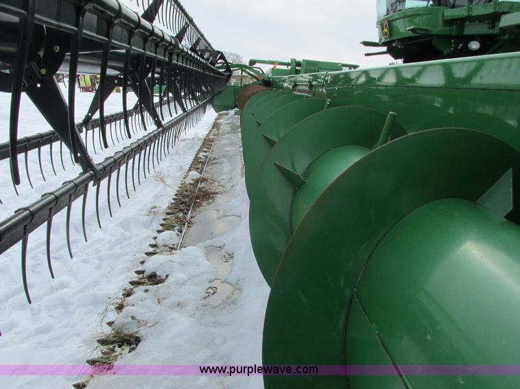image for item G8864 2010 John Deere 635F flex head