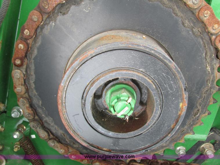 image for item G8864 2010 John Deere 635F flex head