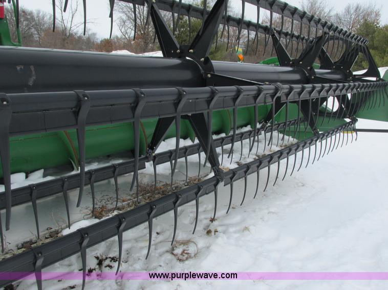 image for item G8864 2010 John Deere 635F flex head