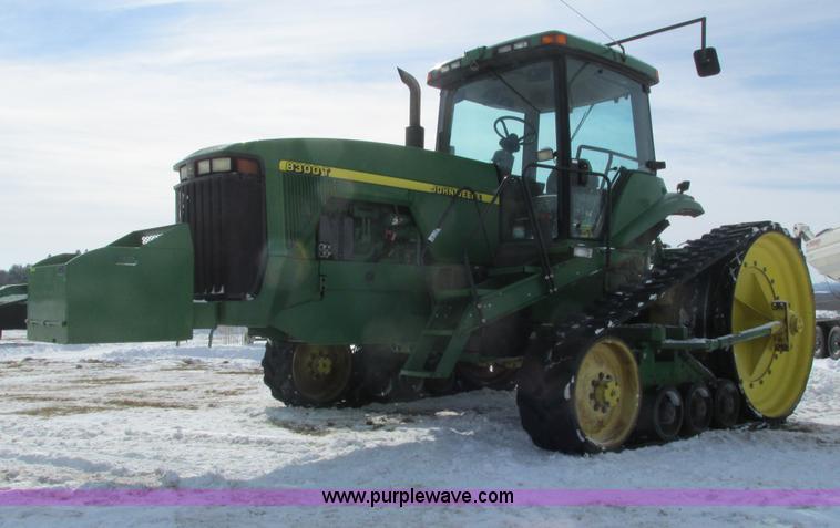 image for item G8868 1998 John Deere 8300T tractor