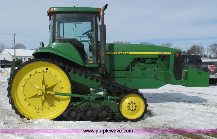 image for item G8868 1998 John Deere 8300T tractor