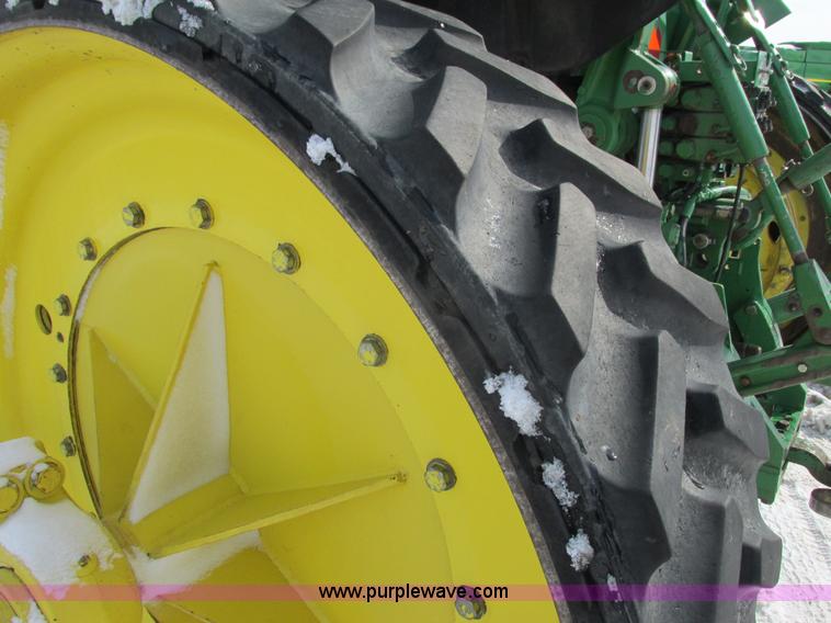 image for item G8868 1998 John Deere 8300T tractor