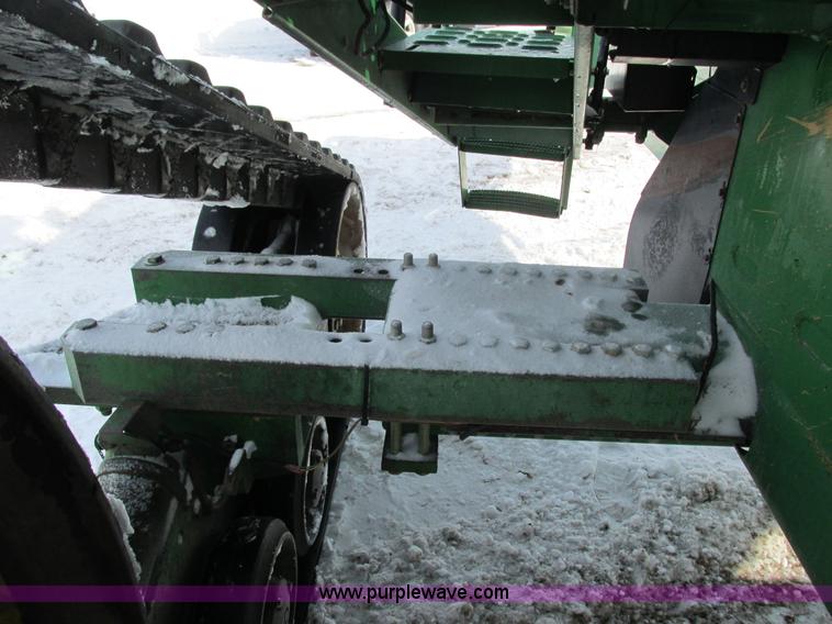 image for item G8868 1998 John Deere 8300T tractor