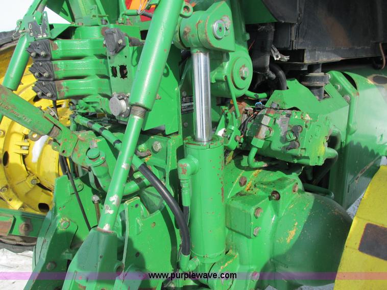image for item G8868 1998 John Deere 8300T tractor