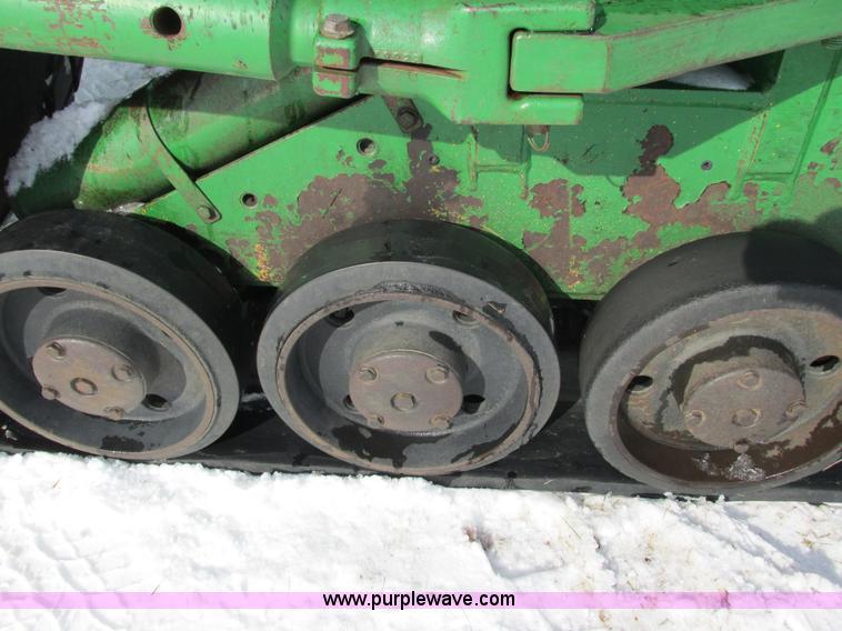 image for item G8868 1998 John Deere 8300T tractor