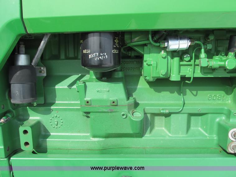 image for item G8868 1998 John Deere 8300T tractor