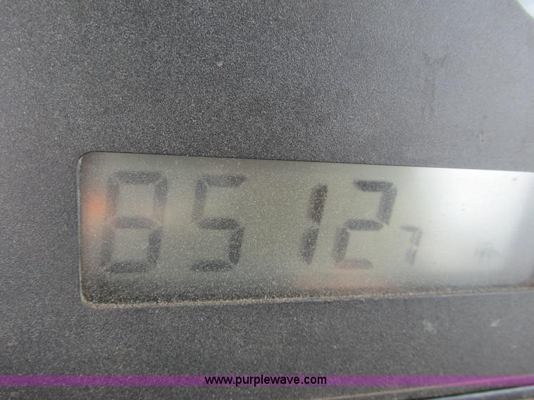 image for item G8868 1998 John Deere 8300T tractor