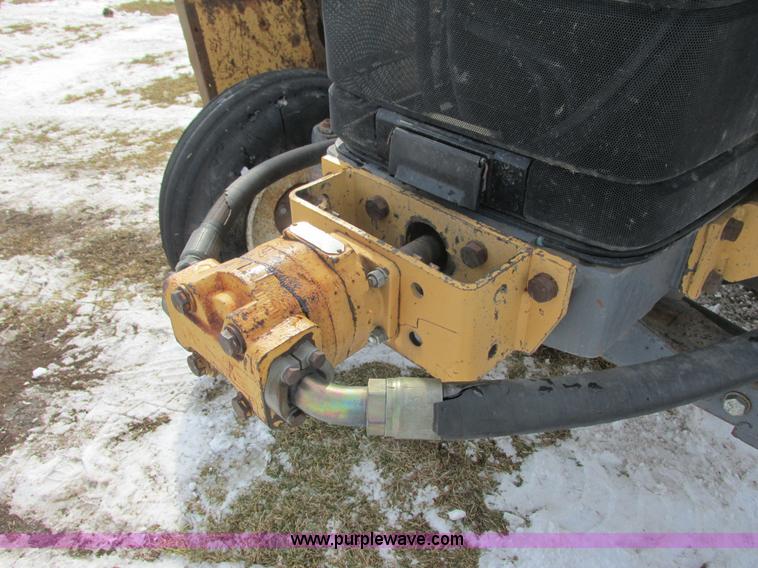 image for item G8870 2000 New Holland TS100 tractor