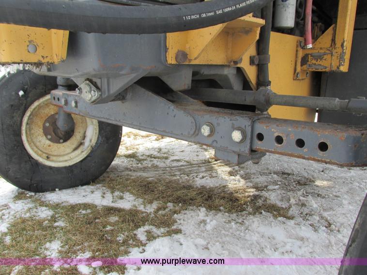 image for item G8870 2000 New Holland TS100 tractor