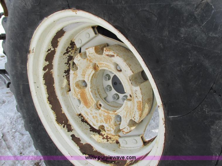 image for item G8870 2000 New Holland TS100 tractor