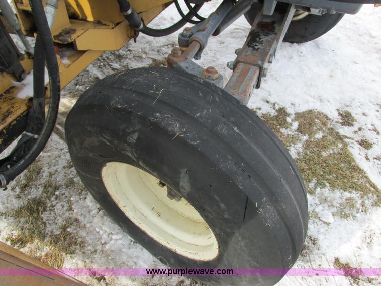 image for item G8870 2000 New Holland TS100 tractor