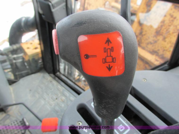 image for item G8870 2000 New Holland TS100 tractor