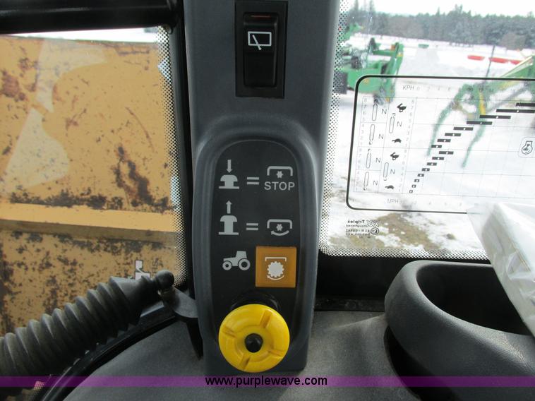 image for item G8870 2000 New Holland TS100 tractor