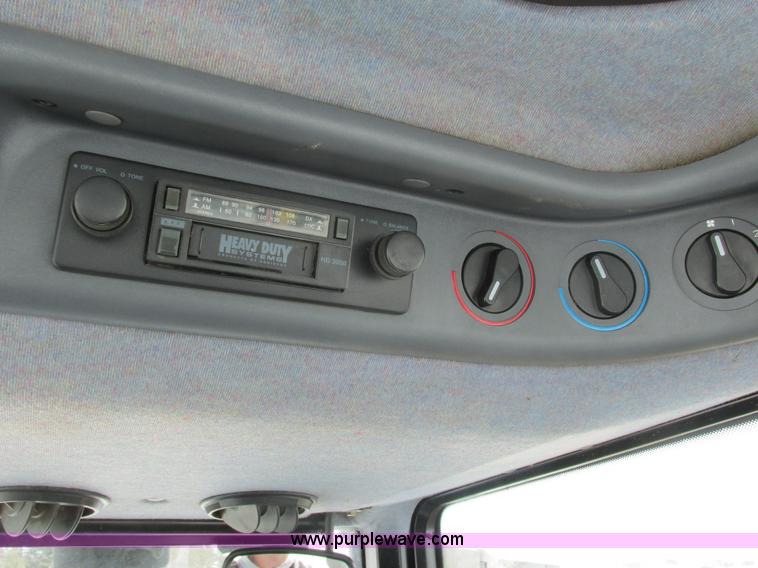 image for item G8870 2000 New Holland TS100 tractor