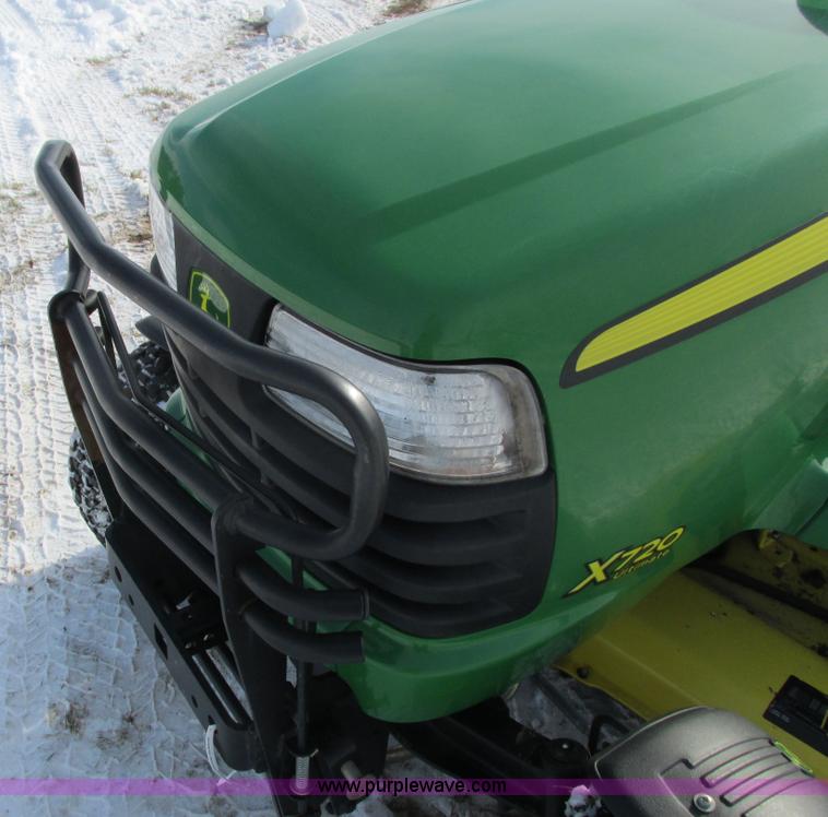 image for item G8871 2009 John Deere X720 Ultimate lawn mower