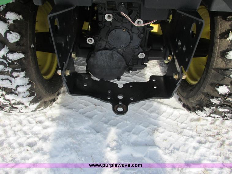 image for item G8871 2009 John Deere X720 Ultimate lawn mower