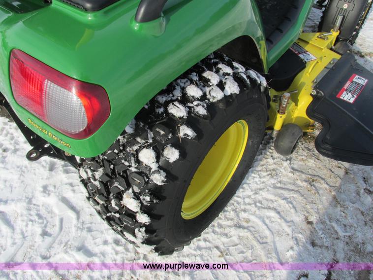 image for item G8871 2009 John Deere X720 Ultimate lawn mower