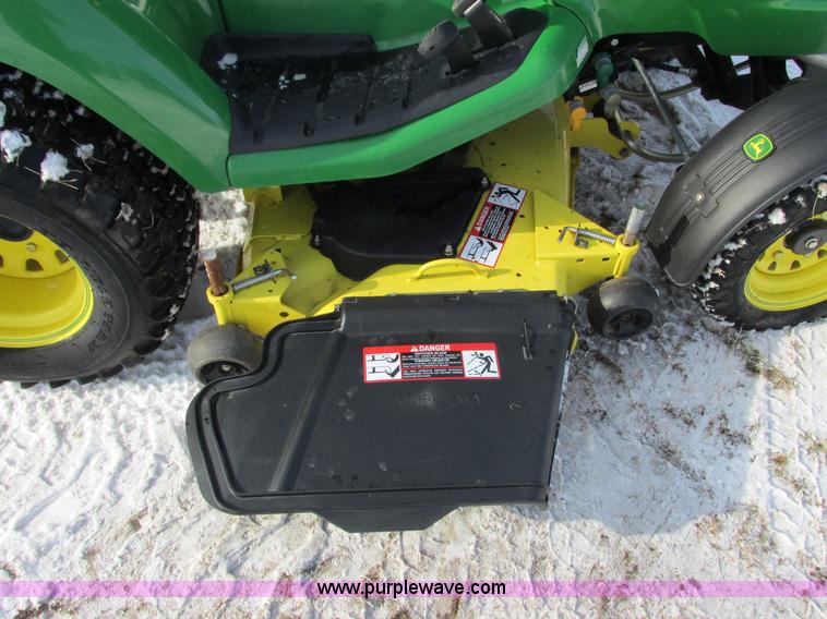 image for item G8871 2009 John Deere X720 Ultimate lawn mower
