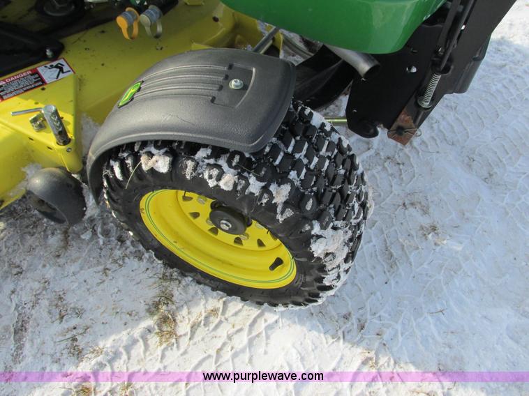 image for item G8871 2009 John Deere X720 Ultimate lawn mower